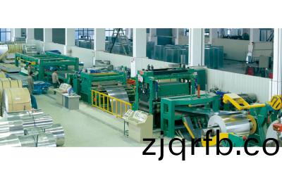 六重(zhong)式(shi)鋁(lv)闆開(kāi)(kai)捲(juan)矯平橫切(qie)線