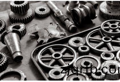 大(da)型(xing)破(po)碎(sui)機配(pei)件(jian)